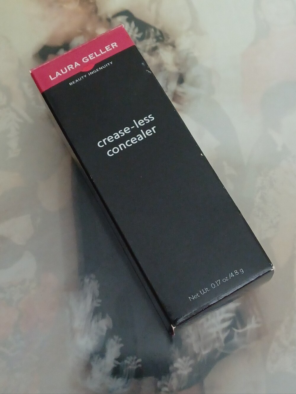 Laura Geller Crease-Less Concealer Smoothing Pen-Medium NIB